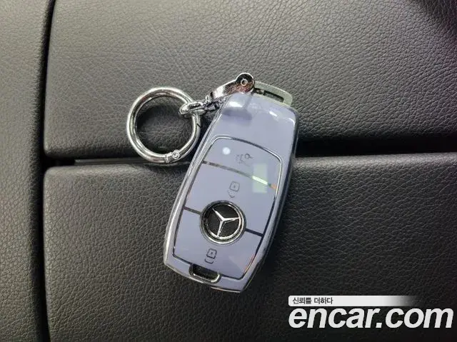 Mercedes-Benz GLE-Class 2024 — Photo 6/20