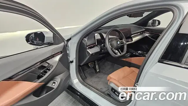 BMW 5 Series 2025 — Şəkil 18/33