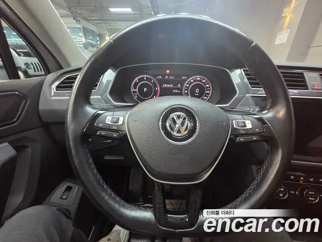 Volkswagen Tiguan 2018 — Фото 12/18