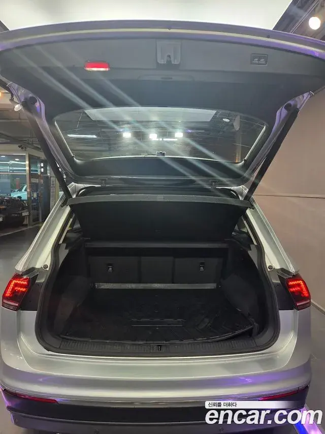 Volkswagen Tiguan 2018 — Фото 18/18