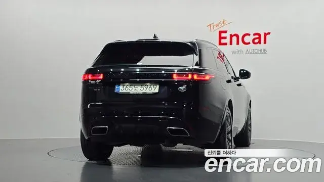 Land Rover Range Rover Velar 2020 — ფოტო 27/33