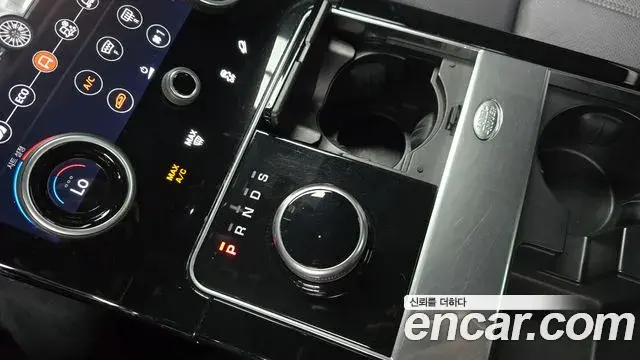 Land Rover Range Rover Velar 2020 — ფოტო 10/33
