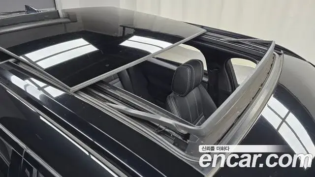 Land Rover Range Rover Velar 2020 — ფოტო 19/33