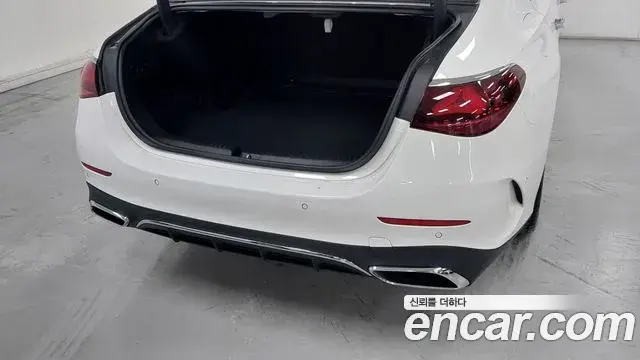 Mercedes-Benz E-Class 2024 — Фото 10/20