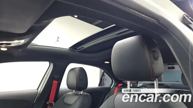Mercedes-Benz A-Class 2022 — ფოტო 28/34