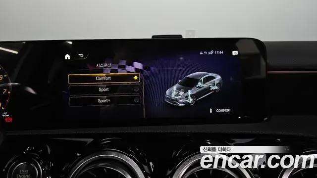 Mercedes-Benz A-Class 2022 — ფოტო 8/34