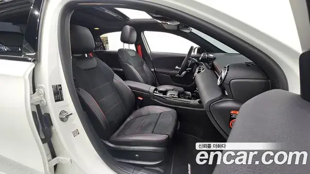 Mercedes-Benz A-Class 2022 — ფოტო 27/34