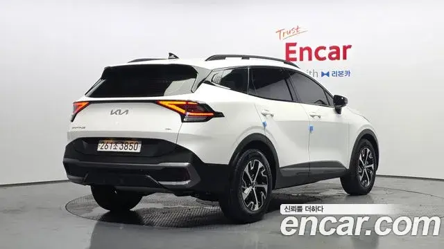 Kia Sportage 2023 — Photo 8/31