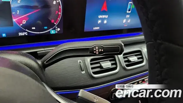 Mercedes-Benz GLE-Class 2026 — Photo 15/20
