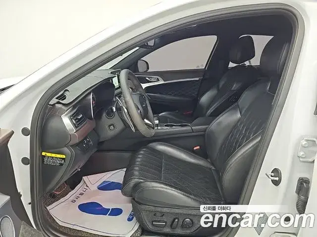 Genesis G70 2018 — ფოტო 17/18