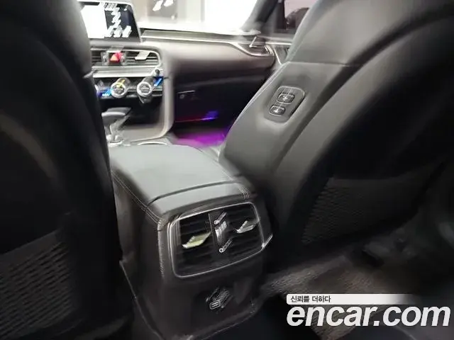 Genesis G70 2018 — ფოტო 7/18