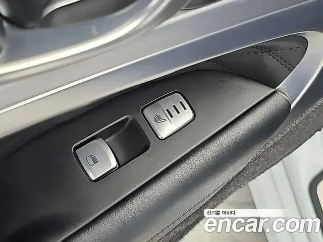 Genesis G70 2018 — ფოტო 2/18