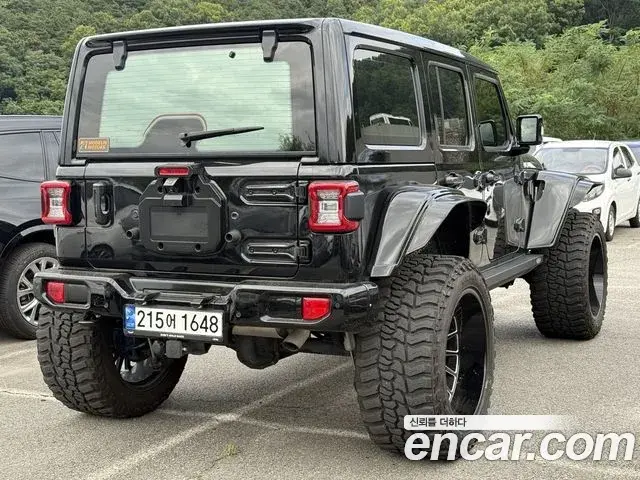 Jeep Wrangler 2020 — ფოტო 7/15