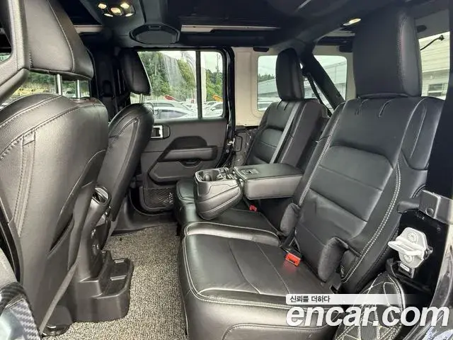 Jeep Wrangler 2020 — ფოტო 9/15