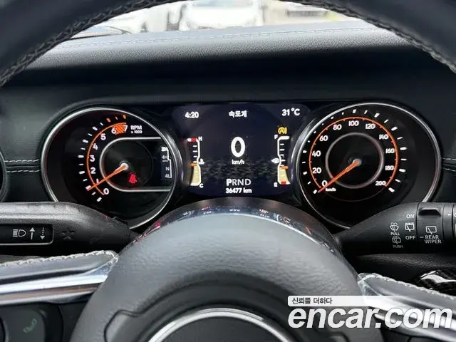 Jeep Wrangler 2020 — ფოტო 12/15