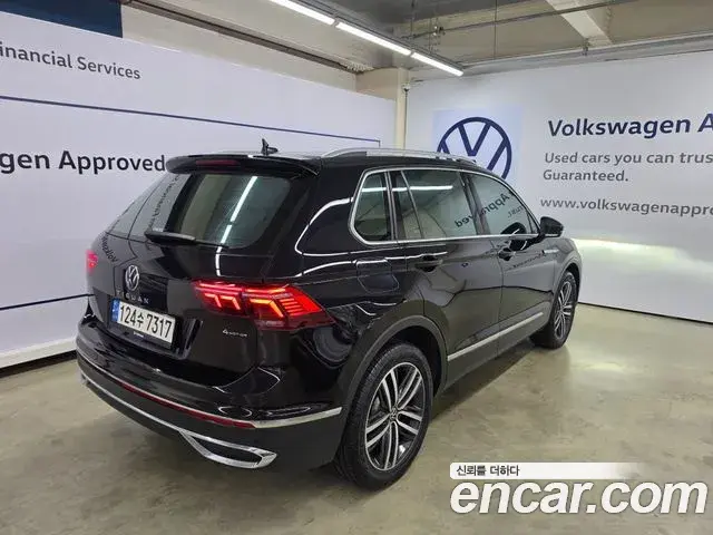 Volkswagen Tiguan 2021 — Photo 16/20