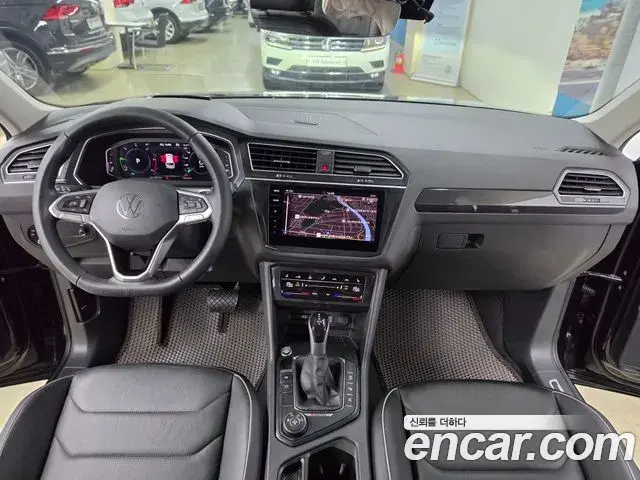 Volkswagen Tiguan 2021 — Photo 7/20