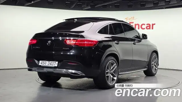 Mercedes-Benz GLE-Class 2018 — Şəkil 6/20