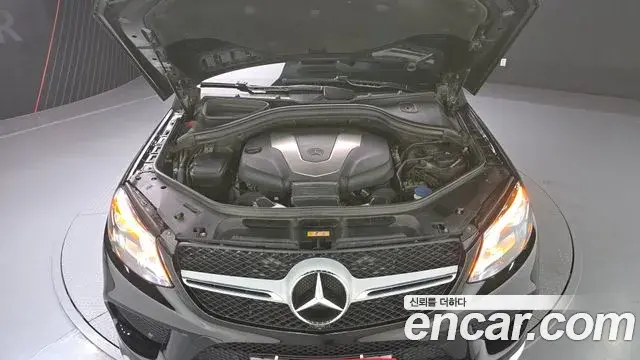 Mercedes-Benz GLE-Class 2018 — Şəkil 19/20