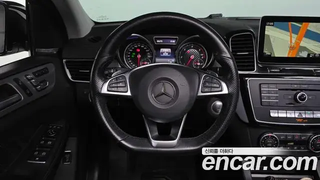 Mercedes-Benz GLE-Class 2018 — Şəkil 9/20