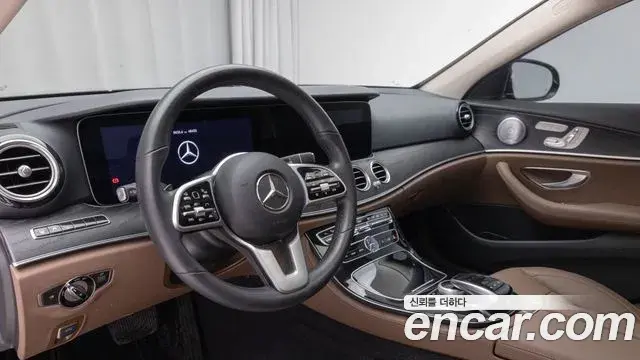 Mercedes-Benz E-Class 2020 — Фото 13/20