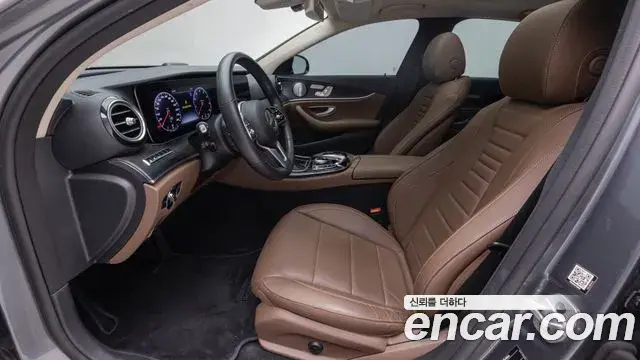 Mercedes-Benz E-Class 2020 — Фото 14/20