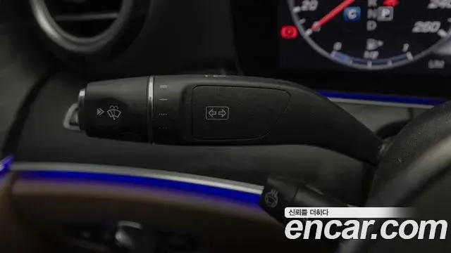 Mercedes-Benz E-Class 2020 — Фото 18/20