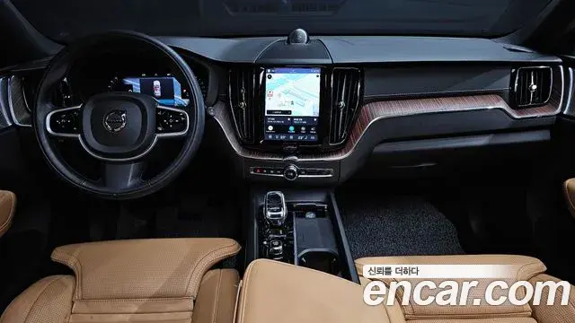 Volvo XC60 2021 — Photo 17/20