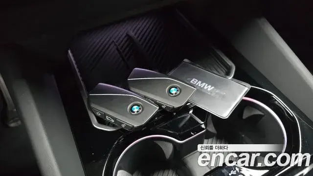 BMW 5 Series 2025 — ფოტო 6/34