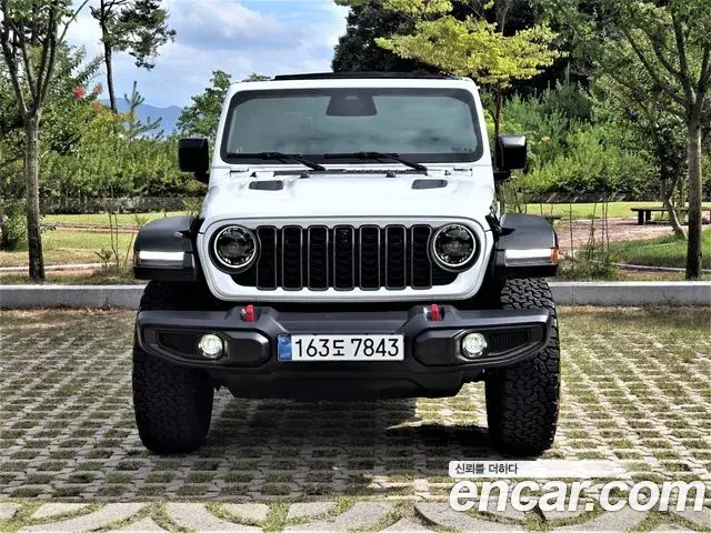Jeep Wrangler 2025 — ფოტო 4/20