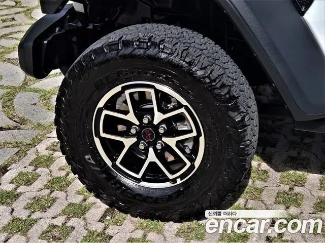 Jeep Wrangler 2025 — ფოტო 20/20