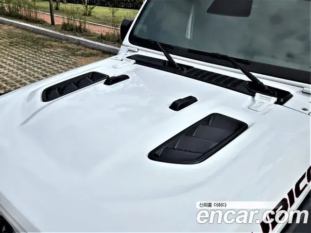 Jeep Wrangler 2025 — ფოტო 16/20