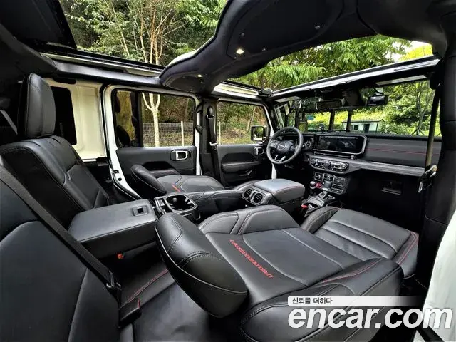 Jeep Wrangler 2025 — ფოტო 2/20
