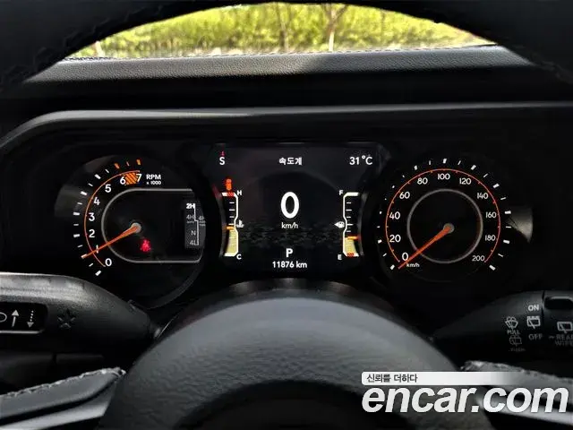 Jeep Wrangler 2025 — ფოტო 17/20