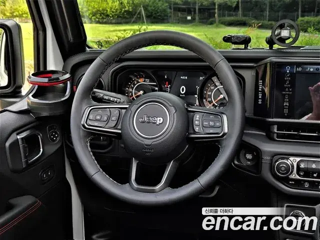 Jeep Wrangler 2025 — ფოტო 15/20