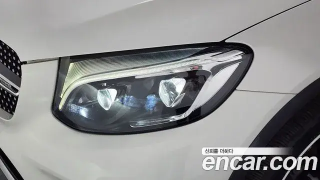 Mercedes-Benz GLC-Class 2018 — ფოტო 11/35