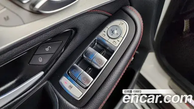 Mercedes-Benz GLC-Class 2018 — ფოტო 15/35
