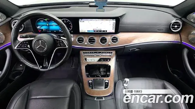 Mercedes-Benz E-Class 2020 — Photo 24/34