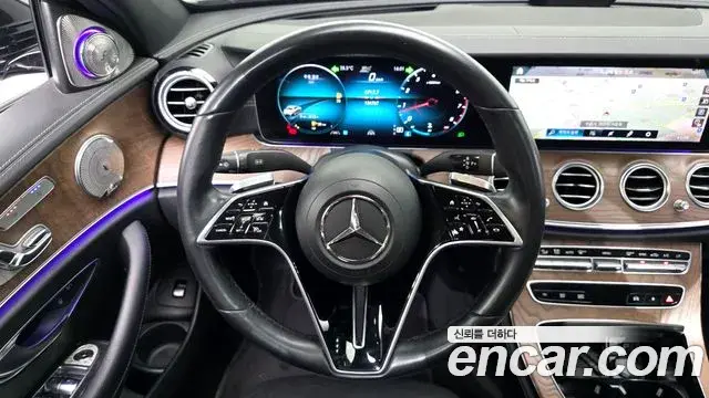 Mercedes-Benz E-Class 2020 — Photo 18/34
