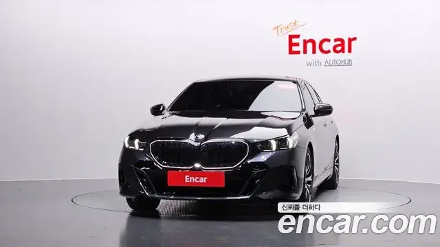 BMW 5 Series 2025 — ფოტო 28/34