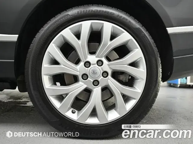 Land Rover Range Rover 2021 — Photo 10/20
