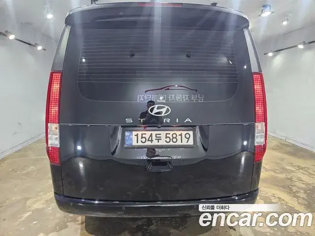 Hyundai Staria 2024 — ფოტო 15/20