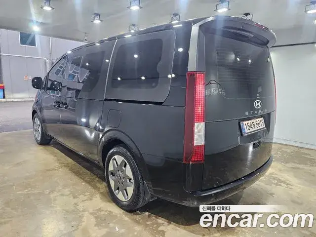 Hyundai Staria 2024 — ფოტო 6/20