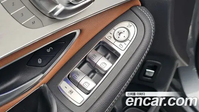 Mercedes-Benz GLC-Class 2022 — Şəkil 4/34