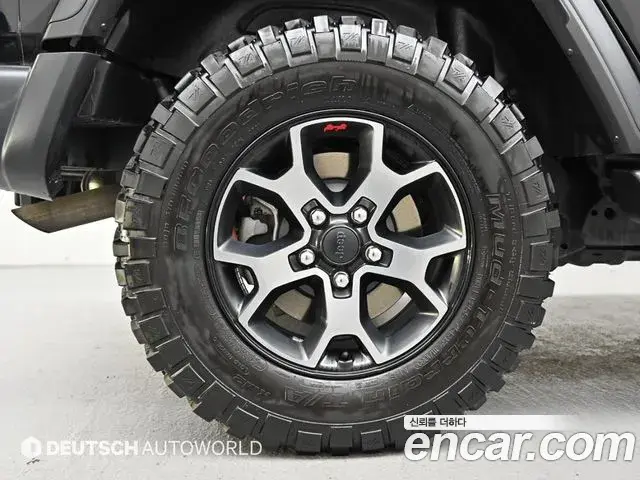 Jeep Wrangler 2019 — ფოტო 9/20