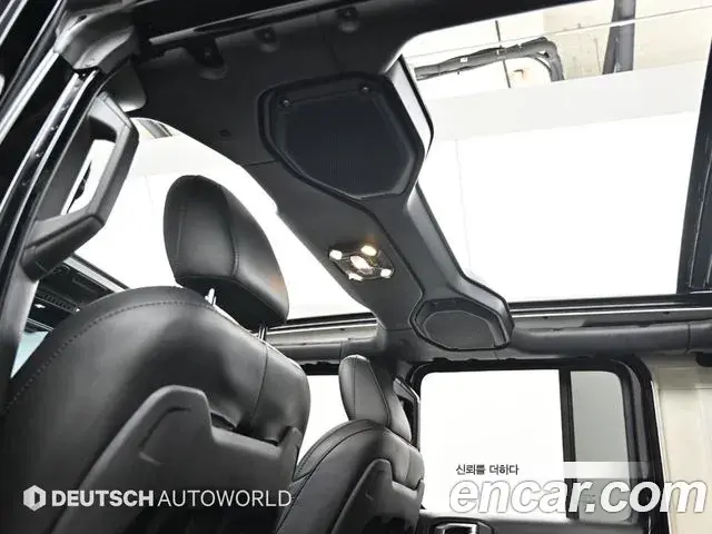 Jeep Wrangler 2019 — ფოტო 14/20