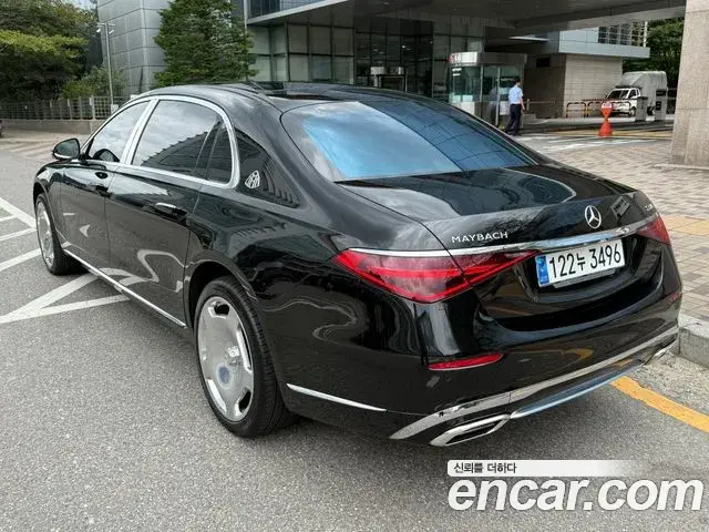 Mercedes-Benz S-Class 2023 — Photo 18/19