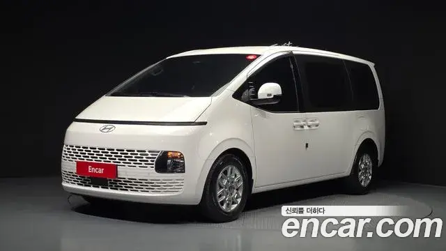 Hyundai Staria 2025 — Photo 1/20
