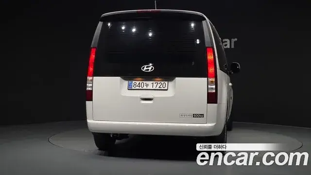 Hyundai Staria 2025 — Photo 4/20