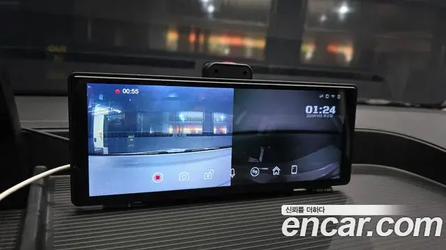 Hyundai Staria 2025 — Photo 14/20